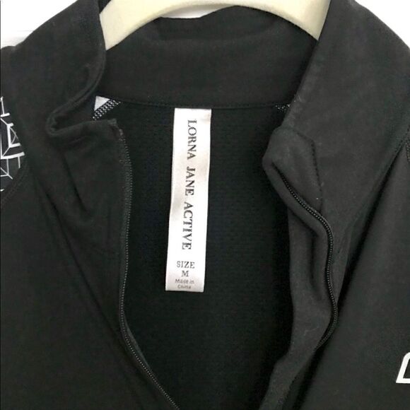 euc Lorna Jane Active Vista Print Zip Up Jacket in Black & White Size Medium - Picture 3 of 7